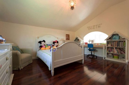 Enlarge photo 56