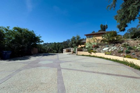 Enlarge photo 2