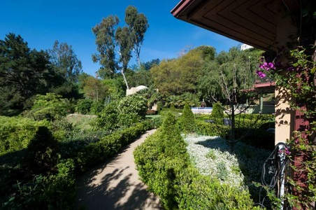 Enlarge photo 68