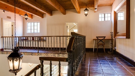 Enlarge photo 35