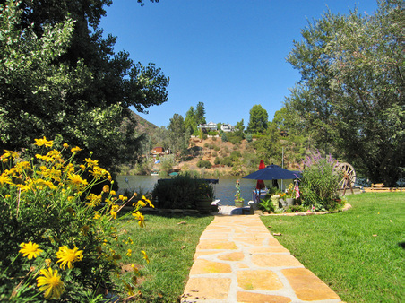 Enlarge photo 16