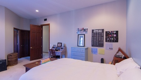 Enlarge photo 100