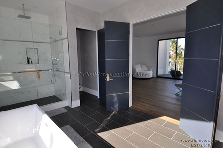 Enlarge photo 38