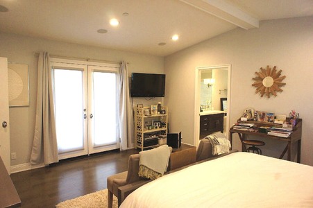 Enlarge photo 32