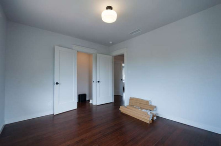 Enlarge photo 51