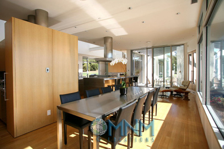 Enlarge photo 37