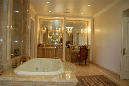 Enlarge photo 114