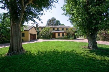 Cast 3881 Toluca Lake