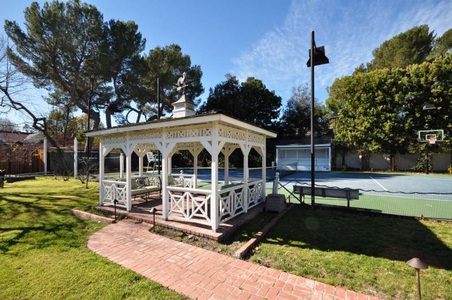 Enlarge photo 53