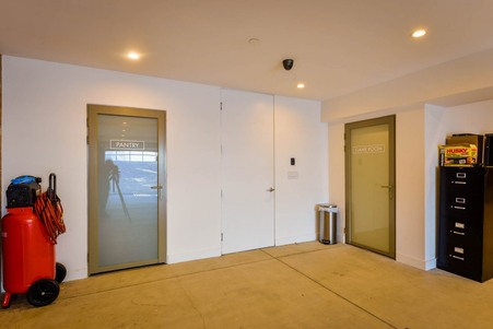 Enlarge photo 32