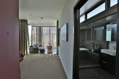 Enlarge photo 32
