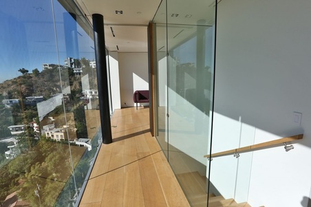 Enlarge photo 58