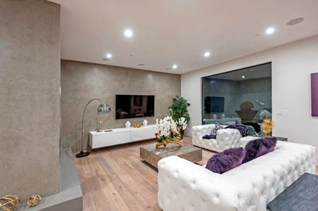 Enlarge photo 23