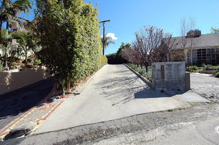 Enlarge photo 105