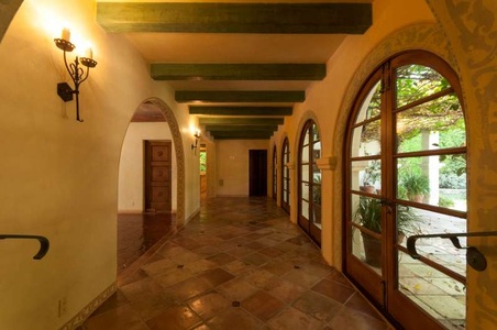 Enlarge photo 40