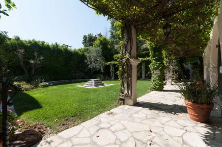 Enlarge photo 75