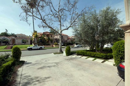 Enlarge photo 8