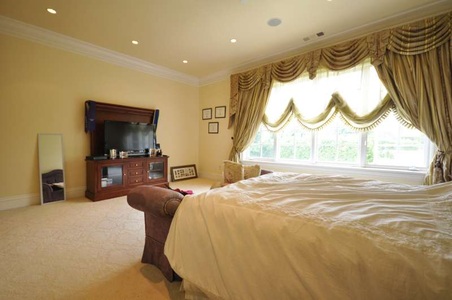 Enlarge photo 55