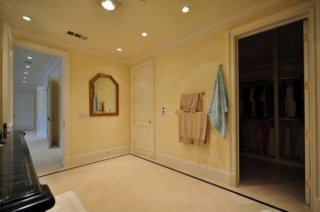 Enlarge photo 75