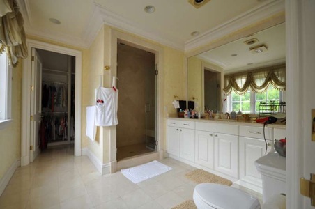 Enlarge photo 77