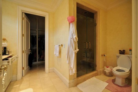 Enlarge photo 79