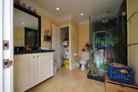 Enlarge photo 96