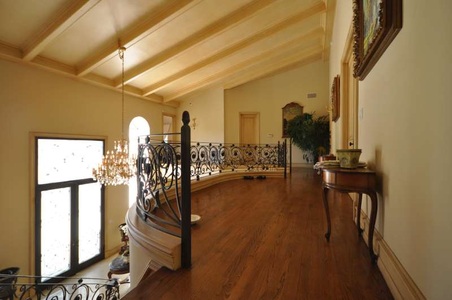 Enlarge photo 11