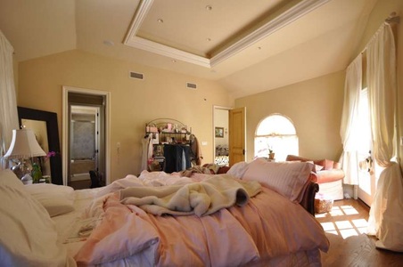 Enlarge photo 49