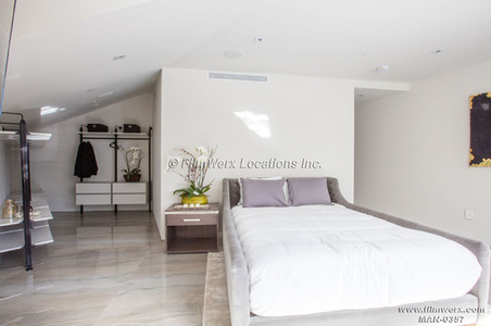 Enlarge photo 35