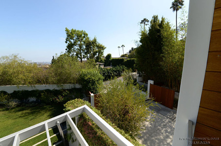 Enlarge photo 71