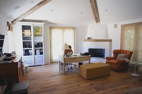 Enlarge photo 89
