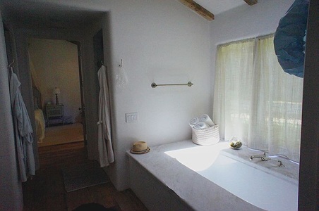Enlarge photo 102