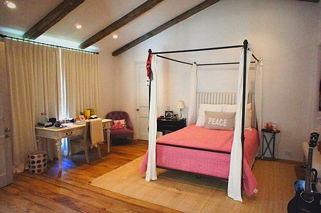 Enlarge photo 103