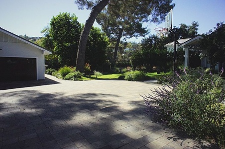 Enlarge photo 105