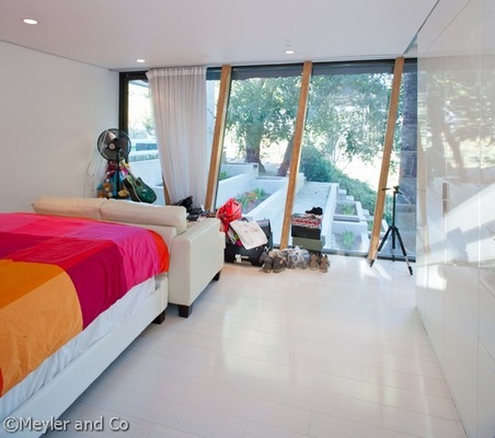 Enlarge photo 56