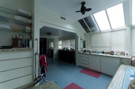 Enlarge photo 76