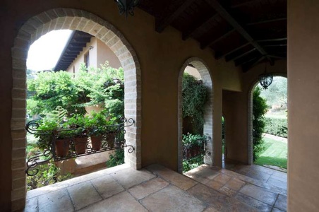 Enlarge photo 104