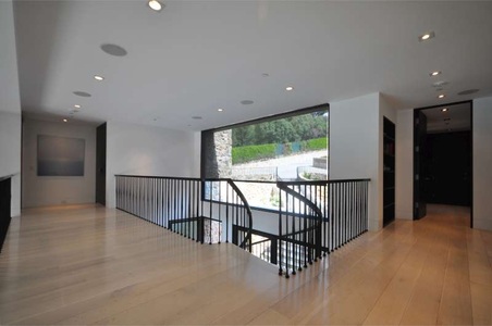 Enlarge photo 39