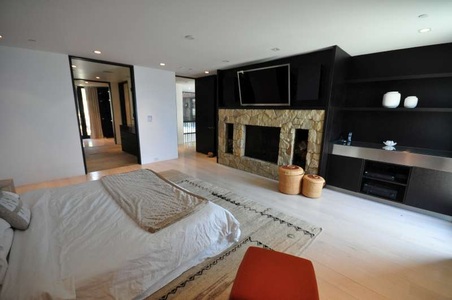 Enlarge photo 46