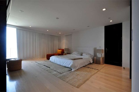 Enlarge photo 47
