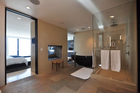 Enlarge photo 49