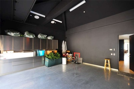 Enlarge photo 68