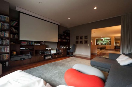Enlarge photo 121