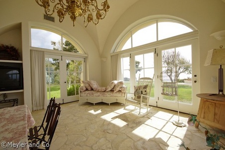 Enlarge photo 52