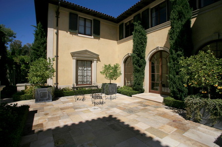 Enlarge photo 35