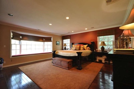 Enlarge photo 24