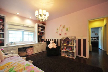 Enlarge photo 30