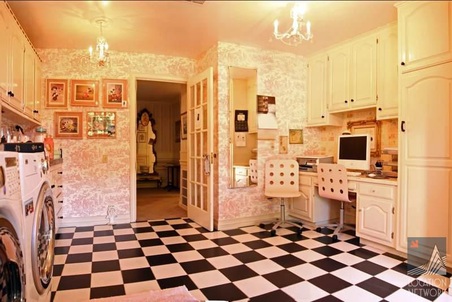 Enlarge photo 50
