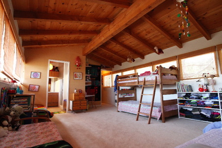 Enlarge photo 105