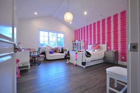 Enlarge photo 58